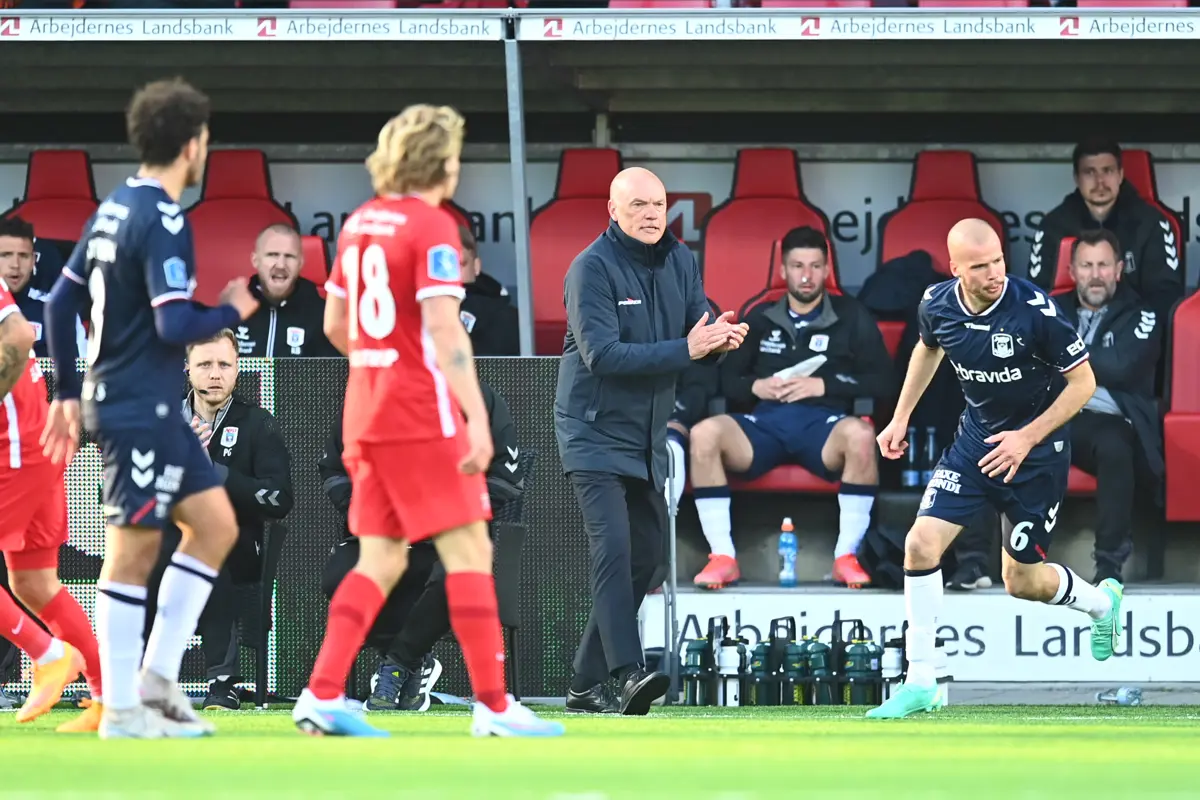 UWE STOLT AF MIT HOLD